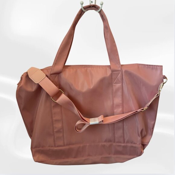 NEW High-Quality Blush Travel Tote Bag | Weekender, Gym, or Work Bag - Picture 4 of 4